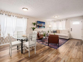 Urban Oasis w Hot Tub Near Downtown & Arena District